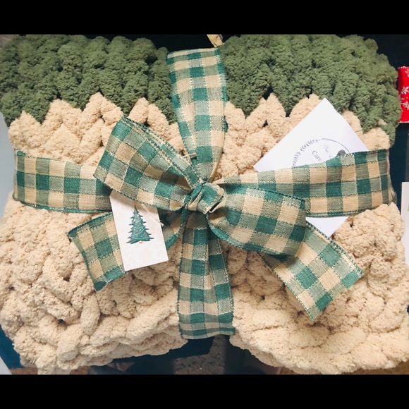 Chunky knit blanket (chenille yarn) - Throw/Lapghan available in many colors) - Picture 6 of 16